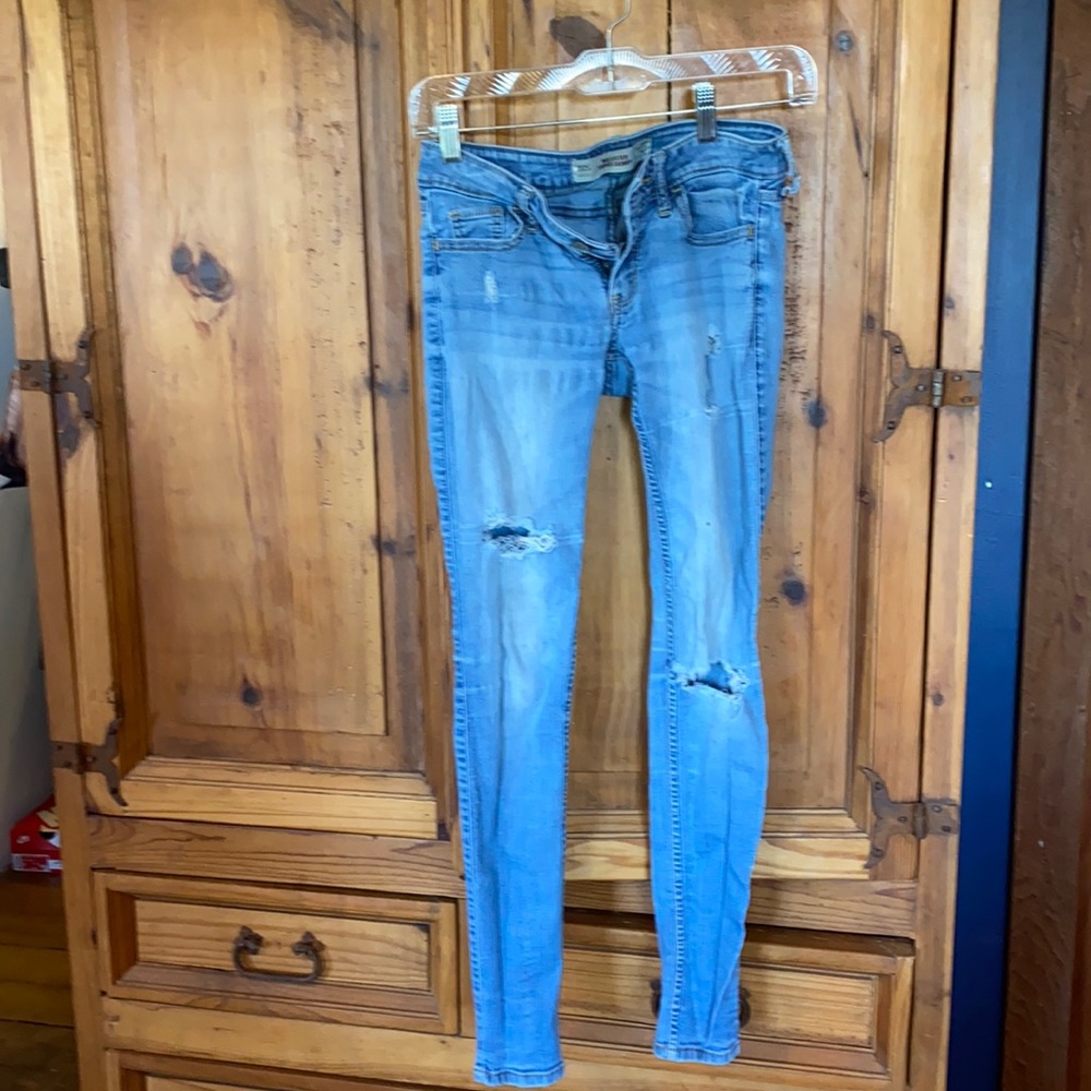 Hollister women’s jeans size 00S. OK condition
